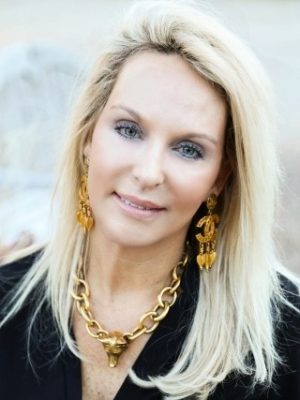 DeeDeeHeadshot_WEB-e1458760763154 DeeDeeHeadshot_WEB-e1458760763154